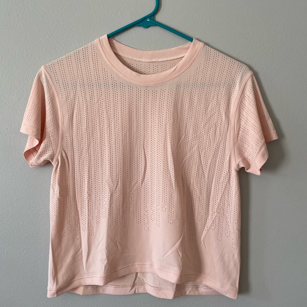 Lululemon women’s training top